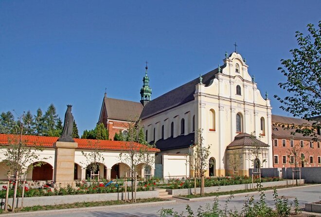1.5h Crazy Guides' Communism Tour of Nowa Huta in Classic Car - Key things to know before you go