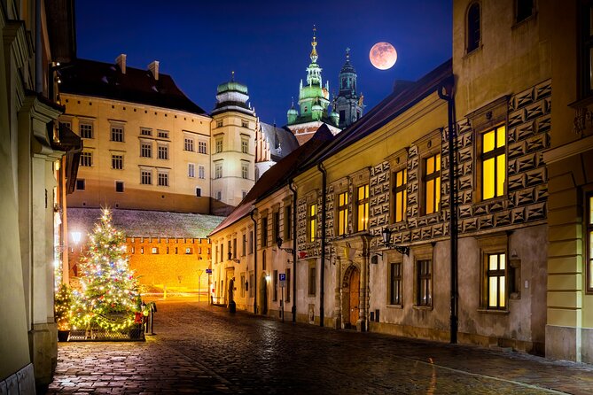2-Hour City Walking Tour in Creepy Krakow - Meeting by Florian’s Gate, then sliding into Krakow’s dark mood