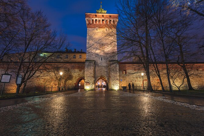 2-Hour City Walking Tour in Creepy Krakow - Getting the most out of the tour without spoiling the fun