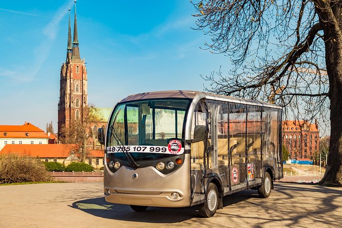 2-Hours Private Electric Car Tour with a Guide, Wroclaw - Meeting at Rynek 14 and Getting Settled Before You Roll