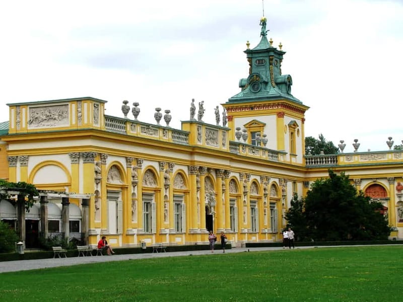 3-hour: Palace of King Jan Sobieski in Wilanow/inc. Pick-up/ - The audio system inside: how to avoid wasting time in the halls