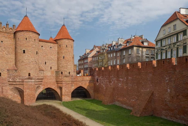 3 hour: Warsaw Old Town with Royal Castle /inc. Pick-up/ - Who this tour fits best, and who should consider another option