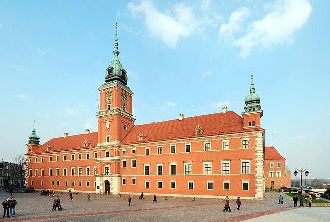 Amazing photo walk through the Old town of Warsaw - Key highlights you will feel right away