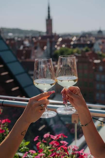 Asian Dinner Above the Rooftops of Gdańsk Old Town - Service, Portions, and Pacing: What to Expect From the Actual Experience