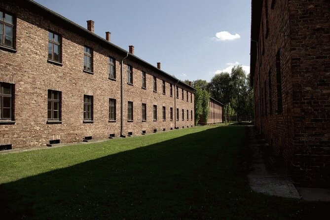 Auschwitz-Birkenau and Salt Mine Tour with private transport from Krakow - Who this tour suits best