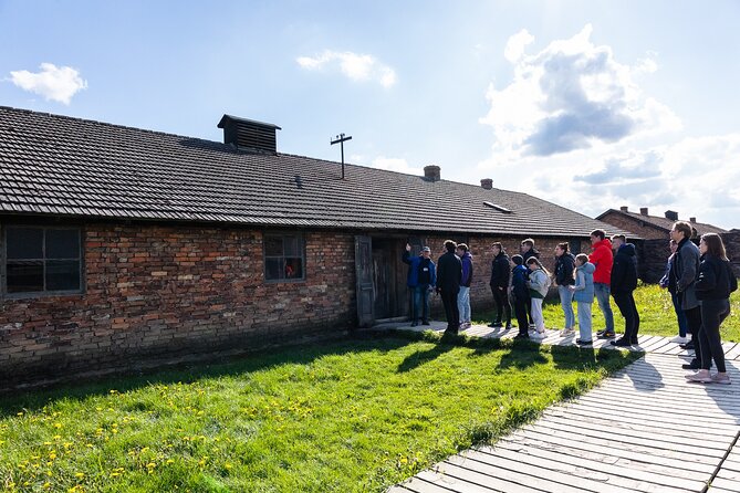 Auschwitz-Birkenau: Day Trip & Transfer from Kraków - FAQ