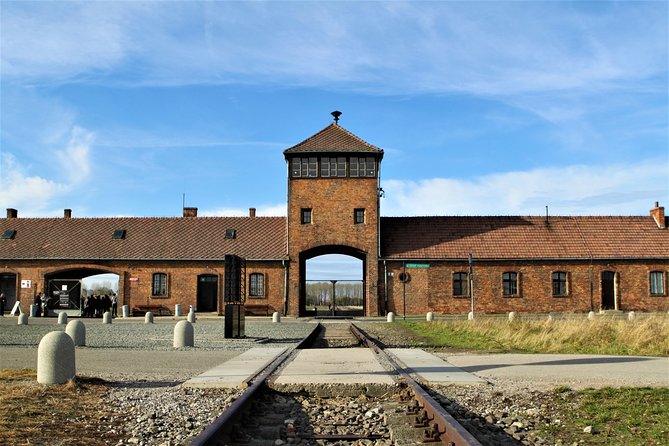 Auschwitz-Birkenau Guided Tour by Private Transport from Krakow - Key things I’d clock before you go