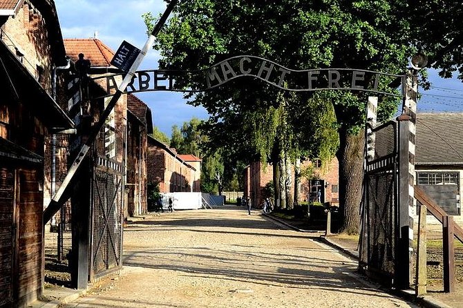 Auschwitz-Birkenau guided tour from Krakow with a private transport - The main event: visiting Auschwitz I and Auschwitz II Birkenau with a guide