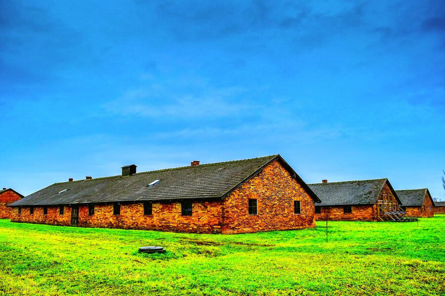 Auschwitz-Birkenau: Guided Tour with Fast Track Ticket - Tour length and pace: why “3 hours” is still a lot