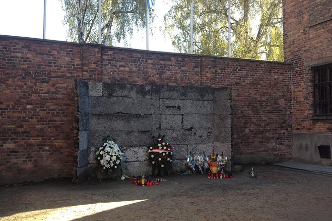 Auschwitz-Birkenau Museum and Memorial Guided Tour from Krakow - How guides shape the tone, from factual clarity to quiet emotion