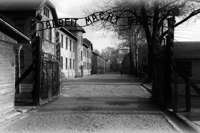 Auschwitz & Birkenau Museum Guided Tour from Krakow with Tickets - Krakow Pickup and the 6-Hour Rhythm You Can Expect