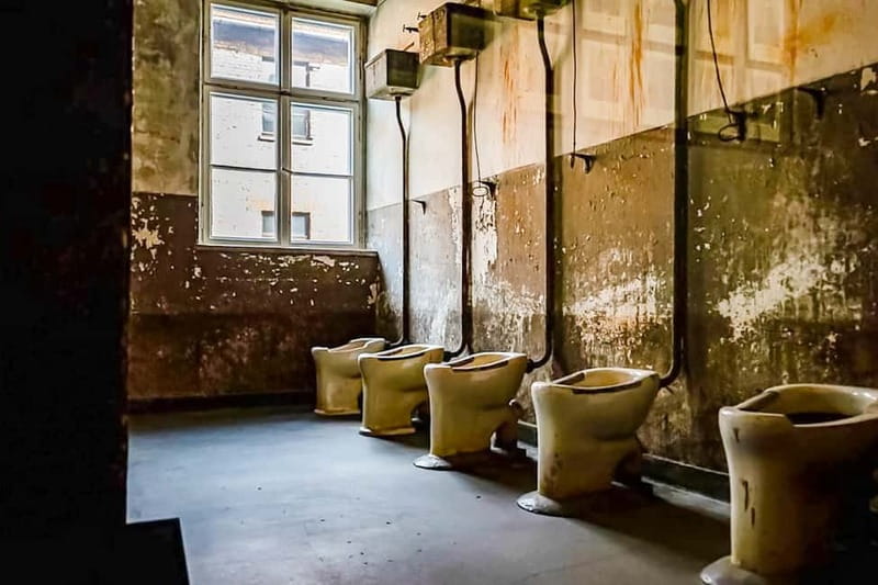 Auschwitz-Birkenau Skip-the-Line Guided Tour - The short coach ride, and why that 10 minutes matters