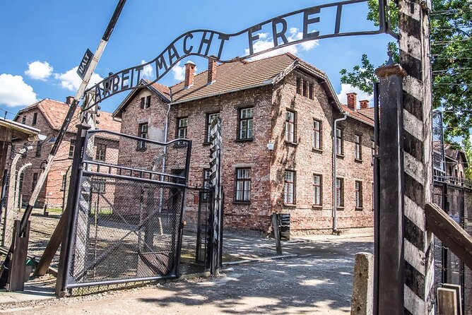 Auschwitz-Birkenau Tour Guide and Jewish museum and synagogue - The Auschwitz-Birkenau day trip, in plain terms