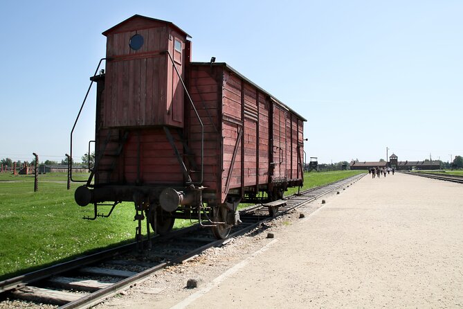 Auschwitz Birkenau Tour with Private Transport from Kraków - The driving briefing, toilet break, and on-site flow