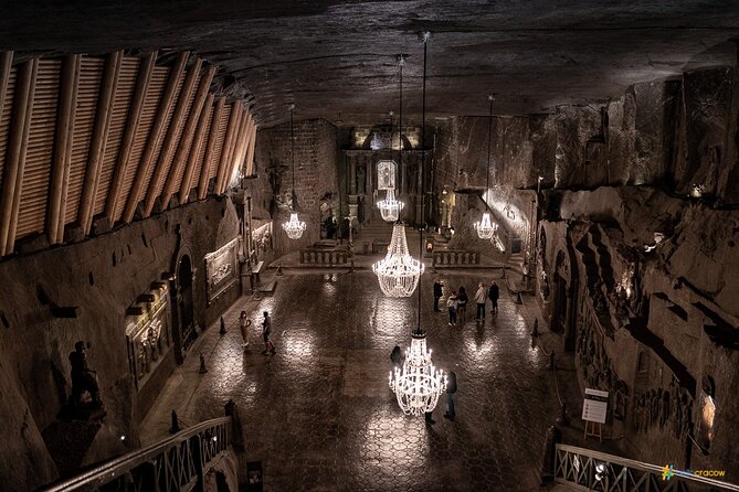 Auschwitz-Birkenau & Wieliczka Salt Mine – One Day Guided Trip - Getting from Krakow to Oswiecim, and how the day is timed