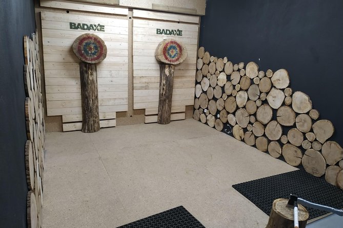 Axe Throwing In Bad Axe Krakow - First steps at Basztowa 10: how the 1.5 hours actually plays