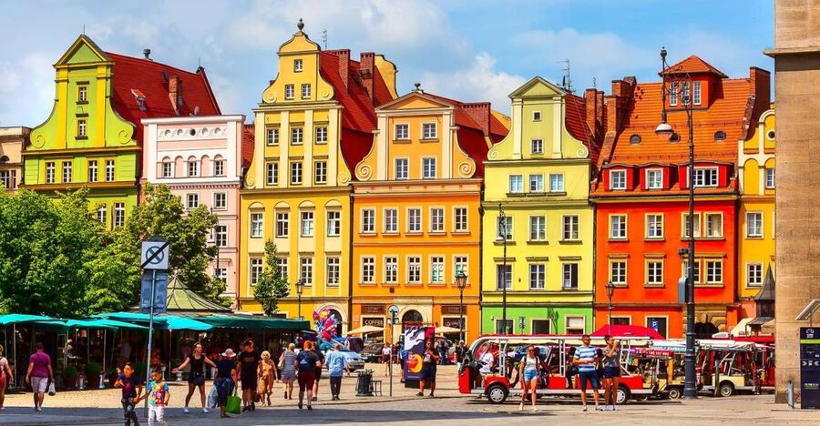 Best of Wroclaw 3-Hour History and Culture Walking Tour - Crossing the medieval lanes toward the University of Wroclaw campus