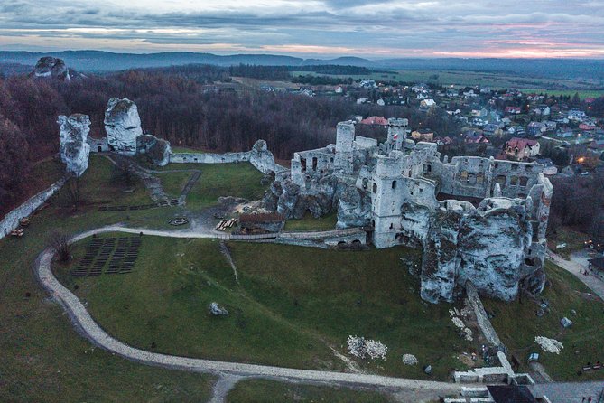 Castles Tour by The Eagles' Nests Trail, day tour from Krakow - Timing, weather, and the walking reality