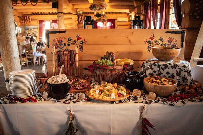 Cottage Style Evening with Folk Show and Traditional Feast from Krakow - Folk Show Energy: Music, Singing, and Dancing You Can Join