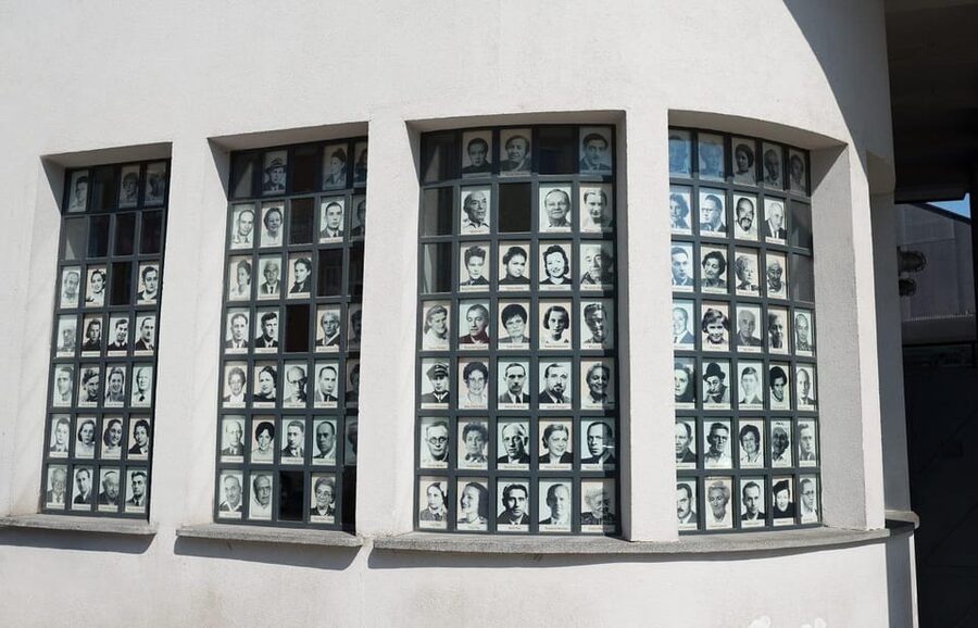 Cracow: Guided Tour of Schindler's Factory & Jewish Ghetto - Meeting at Schindler’s Factory, and How the 3-Hour Timing Really Works