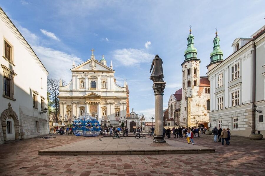 Cracow's Old Town sightseeing & St. Mary's Basilica Visit - Entering St. Mary’s Basilica, Veit Stoss Takes Center Stage
