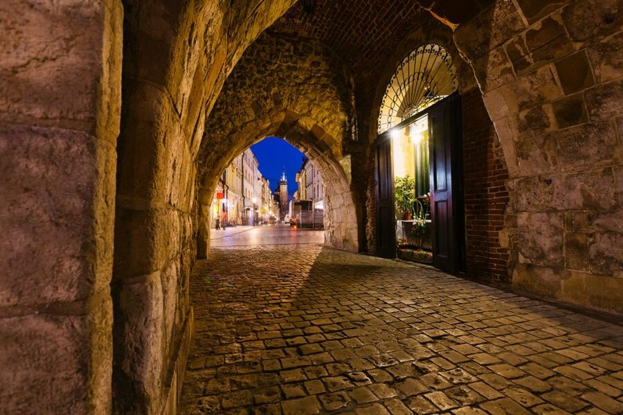 Creepy Krakow: 2-Hour City Walking Tour - Vistula River views and the dragon legend near Wawel