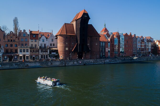 Cruises on the Motlawa River by a luxury catamaran - Gdańsk from the water side - Why a Motława catamaran cruise makes sense in Gdańsk