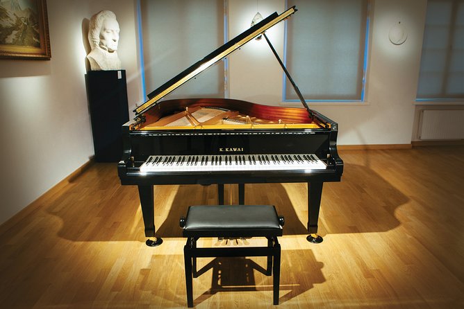 Daily live piano Chopin's concerts at 6:30 pm in the Warsaw Archdiocese Museum - Key things to know before you go
