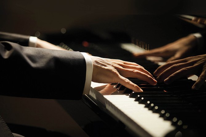 Daily live piano Chopin's concerts at 6:30 pm in the Warsaw Archdiocese Museum - Getting there: meeting point, public transport, and rideshare tips
