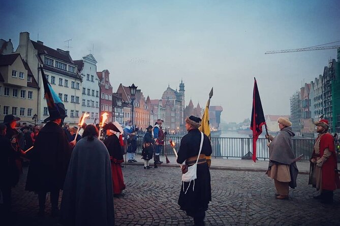 Discover Gdansk Walking Tour - Starting at Stągiewna 1 and Getting Your Bearings by the Waterfront