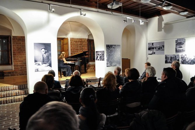 Everyday concerts of Chopin's music at the Old Town in Warsaw - Timing, Seating, and How to Make This Part of Your Old Town Walk
