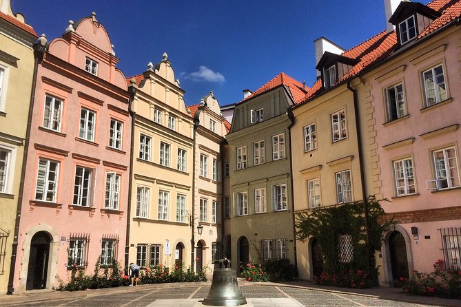Explore the Stunning Warsaw Old Town, Royal Way & Hidden Gems - Where the tour starts: Sigismund’s Column and Castle Square