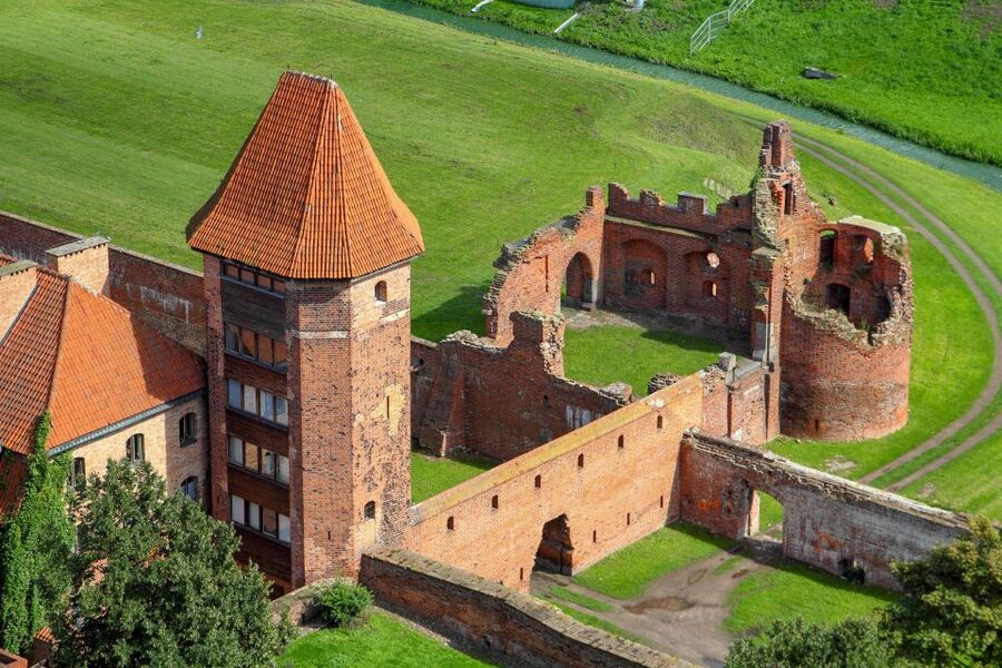 From Gdansk: Malbork Castle Half-Day Private Tour - Drivers, Languages, and the Private-Group Advantage