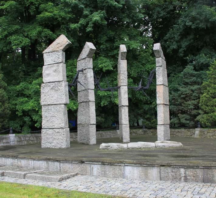 From Kracow: Auschwitz Complex Alternative Tour - Why this Auschwitz alternative tour uses Auschwitz III, ramps, and execution sites
