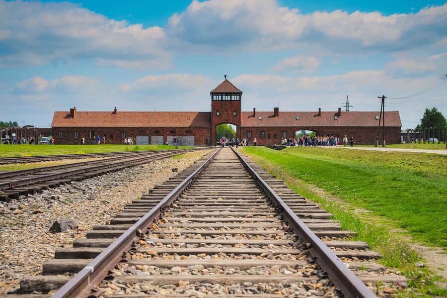 From Krakow: Auschwitz-Birkenau Day Tour with Pickup - Key points to know before you go