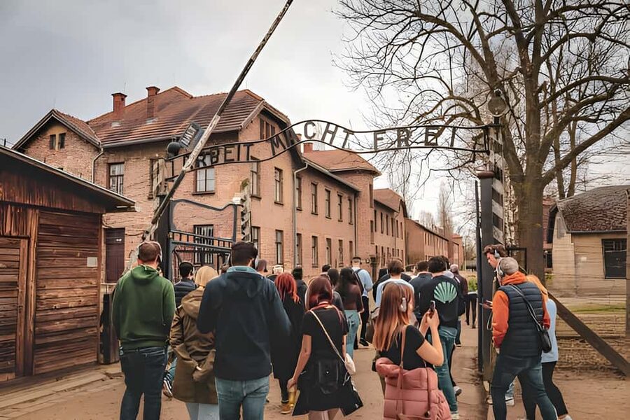 From Krakow: Auschwitz-Birkenau Full-Day Guided Tour - Auschwitz I: Iron Gate Moments And Block 11’s Heavy Focus