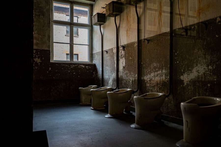 From Krakow: Auschwitz-Birkenau Full-Day Tour - Auschwitz I Museum: where the story starts, and the warnings are clear