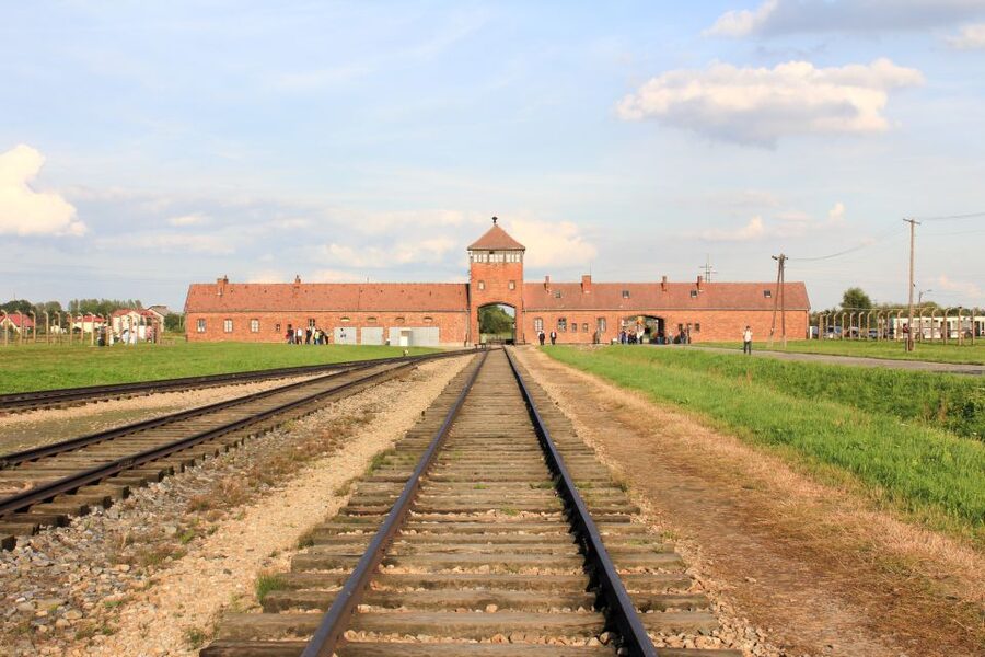 From Kraków: Auschwitz-Birkenau Memorial Guided Tour - Time and walking: the 4 km inside the memorial adds up