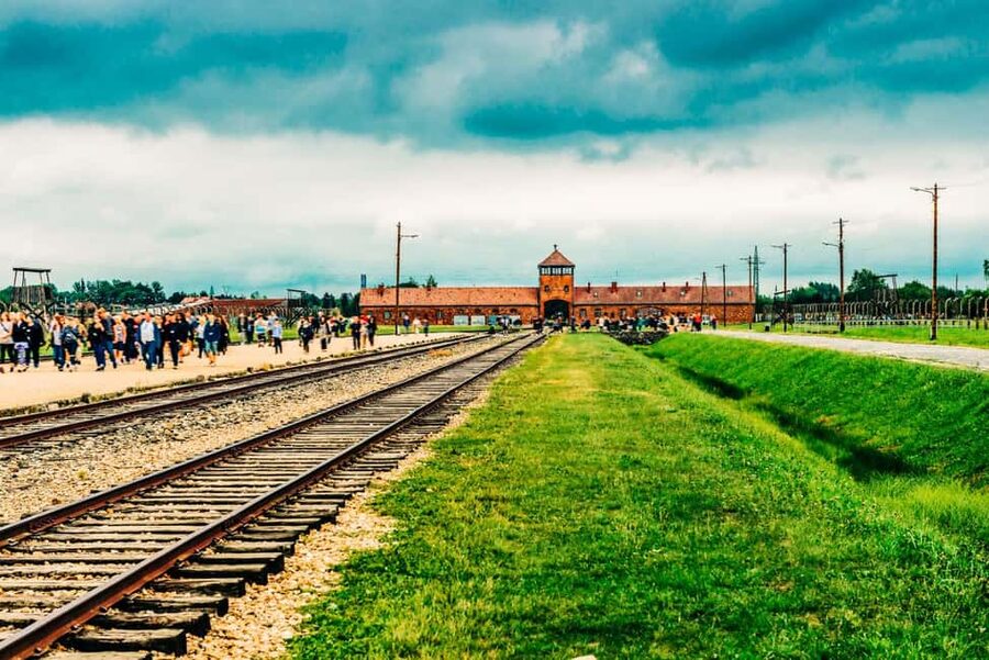 From Krakow: Auschwitz-Birkenau & Schindler's Factory Tour - Podgórze break: coffee, lunch timing, and not rushing your energy