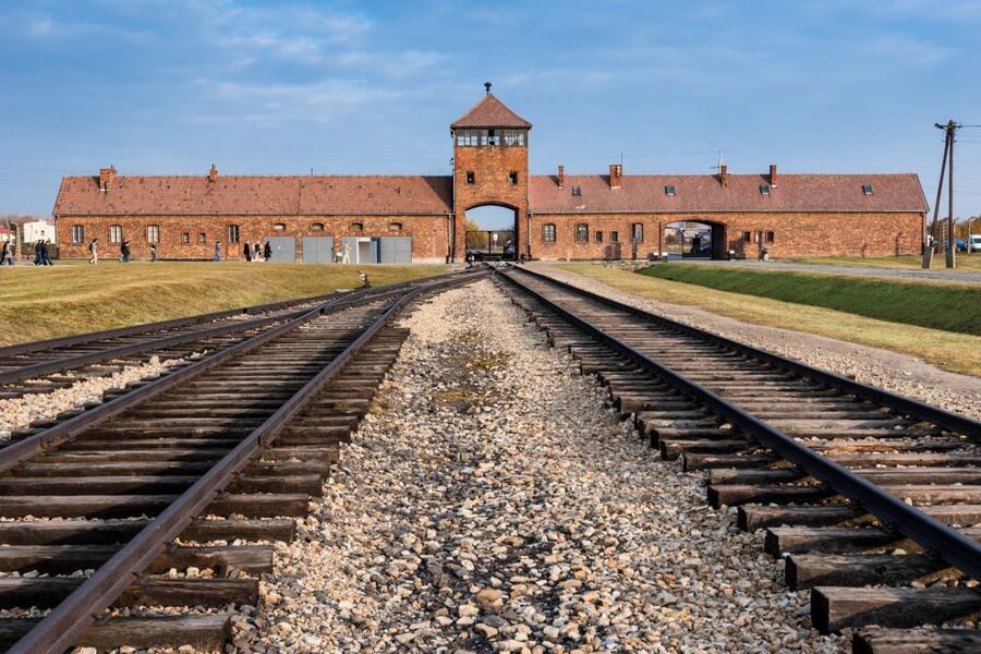 From Krakow: Auschwitz-Birkenau Tour - Auschwitz I: getting oriented before the hardest parts