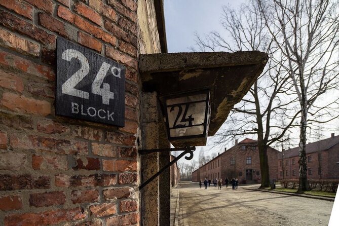 From Kraków: Auschwitz-Birkenau Tour with Lunch Box and Pick Up - Kraków Pickup And The Ride That Keeps The Day On Track
