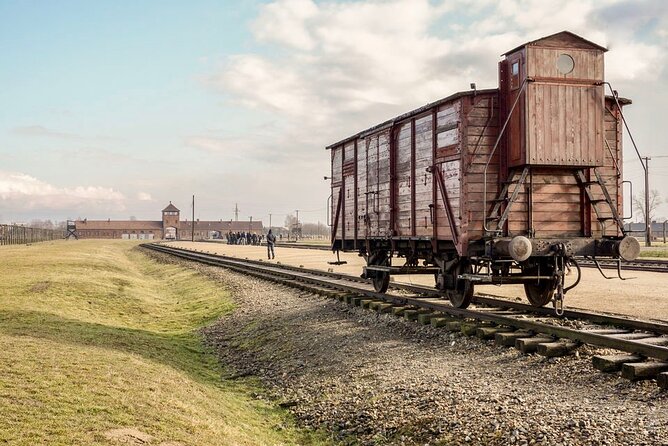From Krakow: Auschwitz & Wieliczka Salt Mine Guided Tour - Timing Gaps, Breaks, and Food Planning for a 12-Hour Day