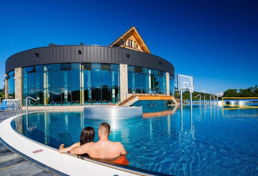 From Krakow: Chochołowskie Thermal Baths Ticket and Transfer - Hydromassage and water geysers, the real muscle reset