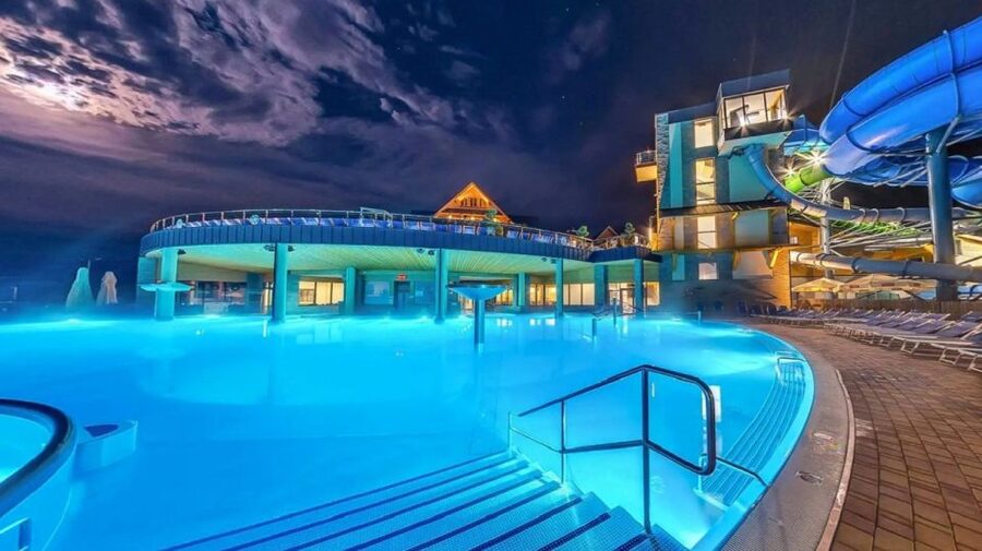 From Krakow: Chochołowskie Thermal Baths Ticket and Transfer - Lazy river, water slides, and kids attractions without chaos overload
