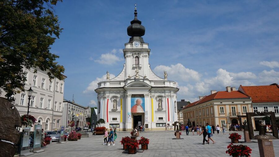 From Krakow: Full-Day Wadowice & Czestochowa Tour - Wadowice Parish Church Stops and the Early-Life Context