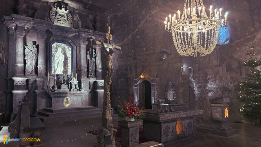 From Krakow: Guided Tour in Wieliczka Salt Mine - Inside the salt mine: chapels, sculptures, lakes, and big chambers