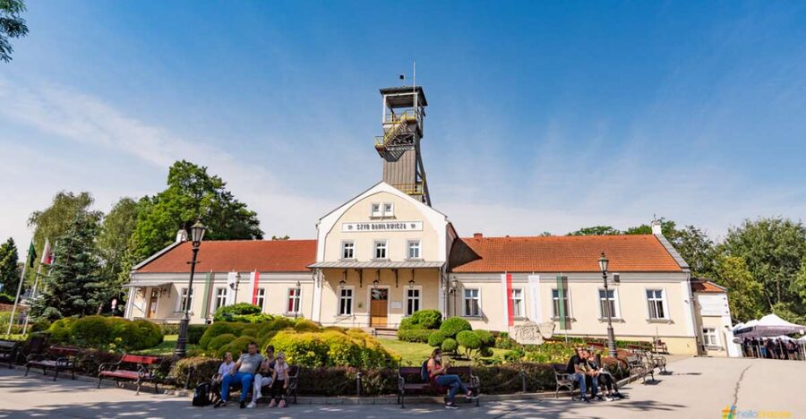 From Krakow: Guided Tour in Wieliczka Salt Mine - Krakow to Wieliczka timing: the 4.5-hour day plan that actually works