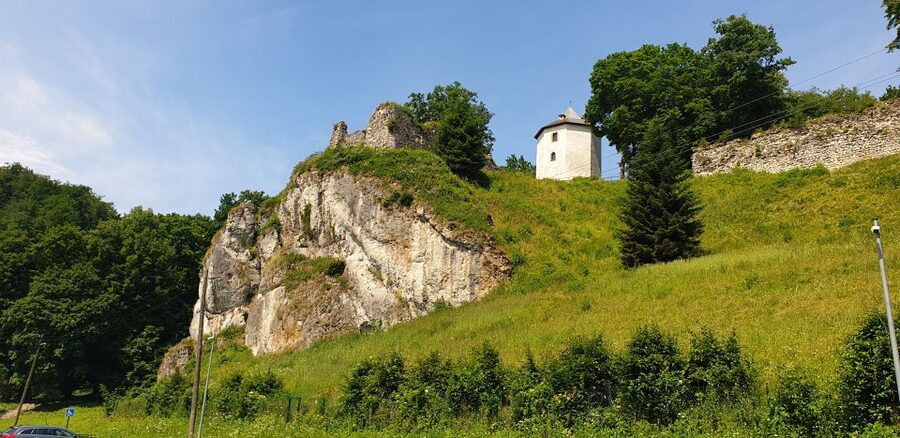 From Krakow: Ojców National Park & Ogrodzieniec Castle Tour - Time, pace, and what 8 hours really means for you