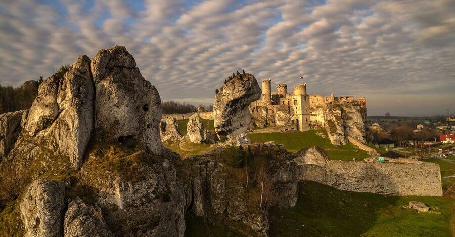 From Krakow: Ojców National Park & Ogrodzieniec Castle Tour - Price and value: why $125 can make sense here