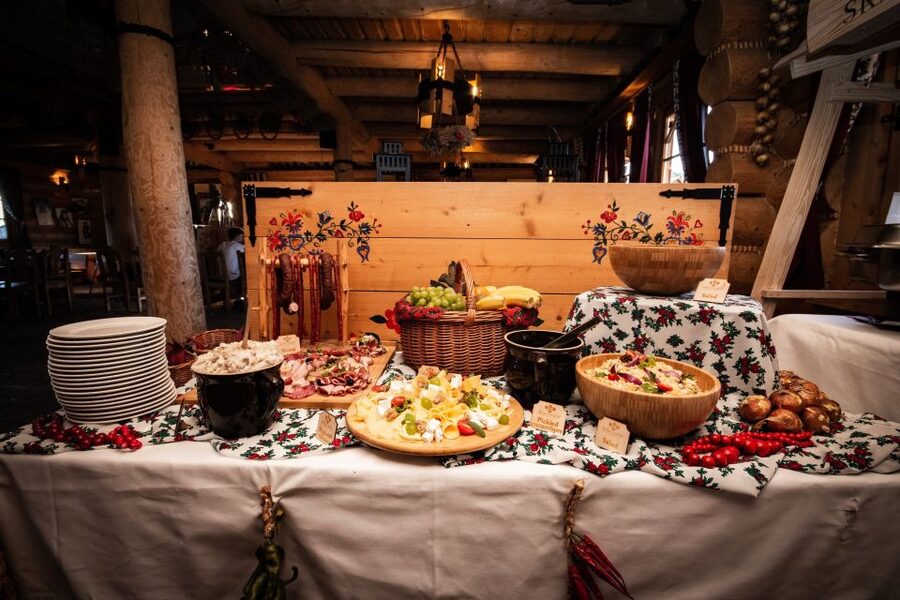 From Krakow: Polish Folk Show with All-You-Can-Eat Dinner - Key highlights worth circling